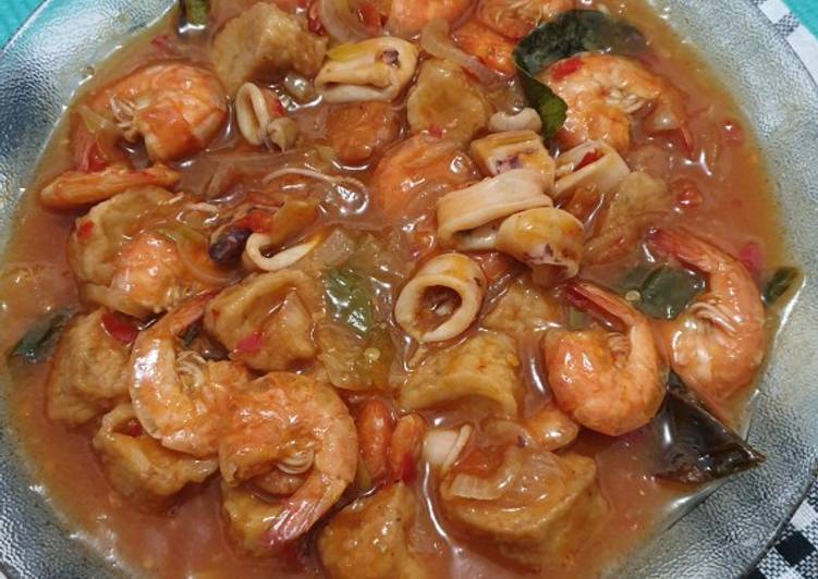 Bagaimana Membuat Udang Cumi Saos Padang Anti Gagal