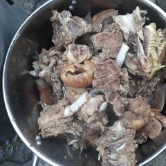 A picture of Boiled goat meat.