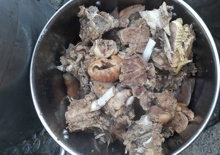 Boiled goat meat
