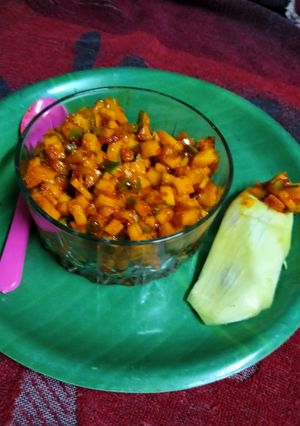 ઇન્સ્ટન્ટ કેરી નું ખાટું અથાણું (Instant Keri Khatu Athanu Recipe In Gujarati) રેસીપી મુખ્ય ફોટો