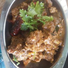 Varuthu araitha country chicken gravy A picture of Varuthu araitha country chicken gravy.
