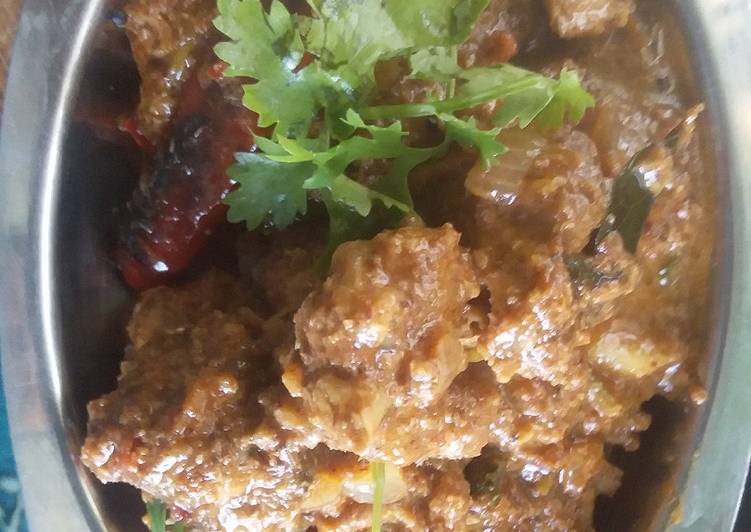 Easiest Way to Serve Tasty Varuthu araitha country chicken gravy