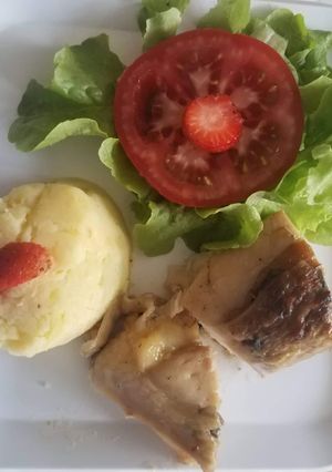 Una foto de Pechuga de pollo, rellena con champiñones y queso Mozarella