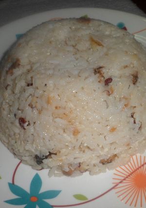 Una foto de Arroz con sardinas y almendras