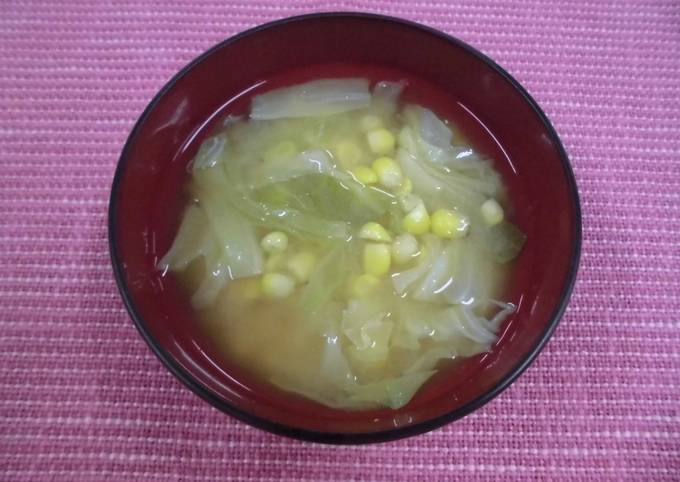 Miso soup with corn and cabbage