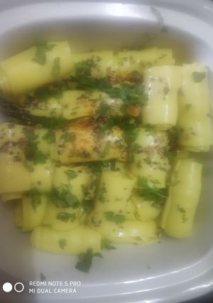 खांडवी रोल (Khandvi roll recipe in Hindi) रेसिपी मुख्य फोटो