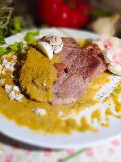 Una foto de Chuletas de Cerdo en Salsa Pepitoria