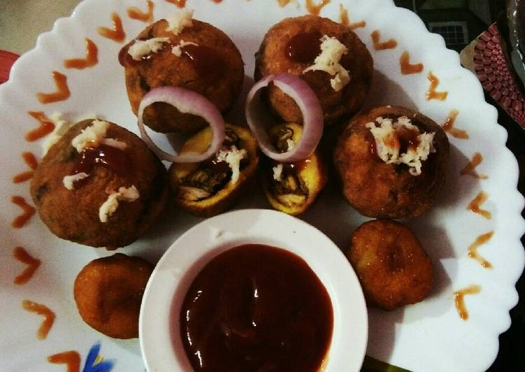 Recipe of Super Quick Homemade Chicken keema stuffed cheesy potato balls