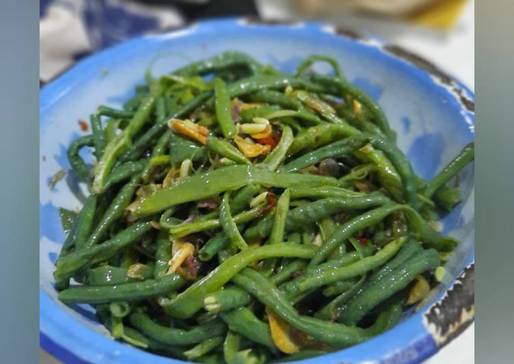 Pelecing kacang lilit