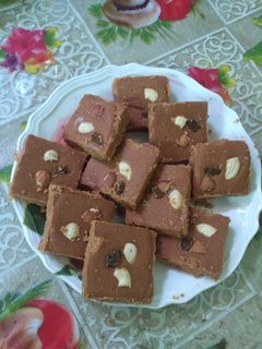 बेसन बर्फी (पिठी साखरेची) (besan barfi recipe in marathi) रेसिपी चे मुख्य फोटो