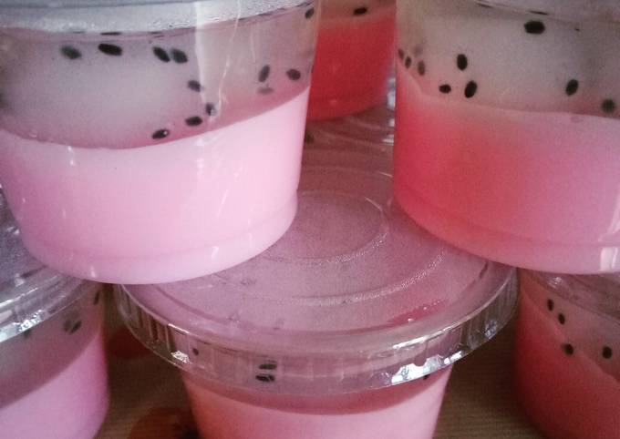 Resep Puding Kaca Nata De Coco Oleh Lia Sofi Cookpad