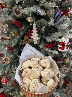 A picture of Italian Knot Cookies.
