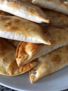 Una foto de Empanadillas de atún y huevo cocido