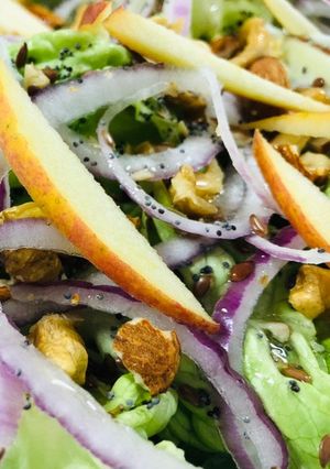 Una foto de Ensalada a mixta con semillas y frutos secos