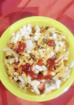 A picture of Jhatpat bhel.