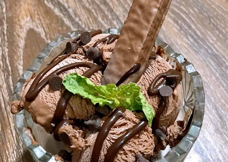 Easiest Way to Make Any-night-of-the-week Chocolate icecream