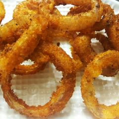 Crispy onion rings A picture of Crispy onion rings.