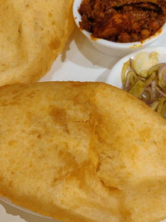 छोले भटूरे (Chole bhature recipe in Hindi) रेसिपी मुख्य फोटो