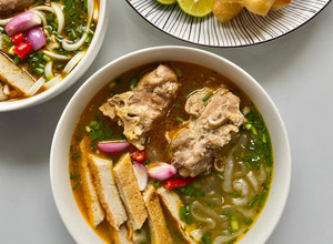 Hình của món Bánh canh xương chả kiểu Đà Nẵng.
