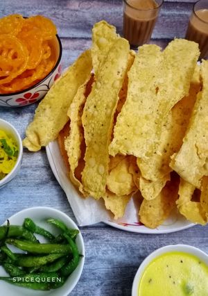 A picture of Fafda.