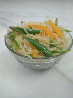 சேமியாவில் நூடுல்ஸ் (Semiya noodles recipe in tamil) செய்முறை முக்கிய புகைப்படம்