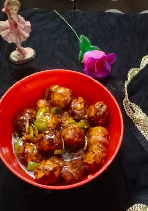 ગ્રેવી મન્ચુરિયન (Gravy Manchurian Recipe In Gujarati) રેસીપી મુખ્ય ફોટો