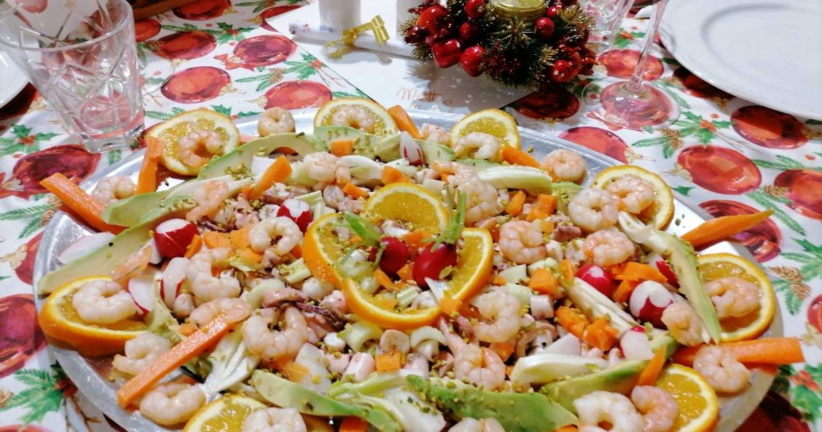 Ricetta Insalata di polpo e gamberi con crudité di verdure, frutta e