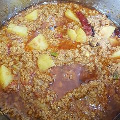 A picture of Aloo qeema.