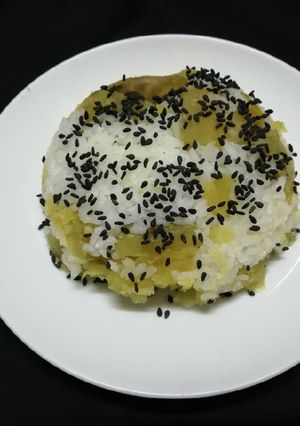Hình của món Cơm trộn khoai.