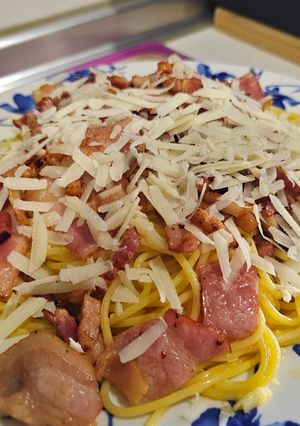 Foto principal de Pasta con Bacon y Salsa Carbonara de Huevo