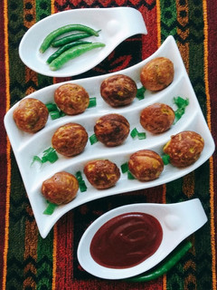 A picture of Methi Spring Onion Bhajiya.