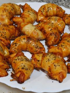 Una foto de Mini cruasanes salados