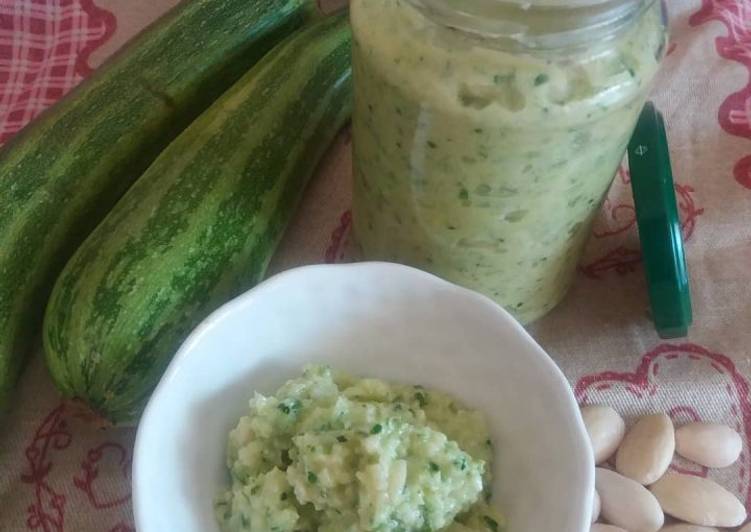 Recipe of Homemade Pesto di Zucchine e Mandorle