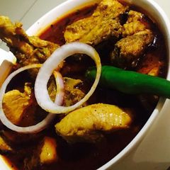 A picture of Gavathi chicken curry.