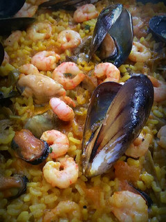 Una foto de Arroz mar y montaña a mi manera (alcachofa, mejillón y gamba roja)
