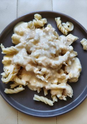 Фото Макарони із сирним соусом.