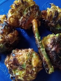 सूजी आलू के पकौड़े (Suji aloo ke pakore recipe in hindi) रेसिपी मुख्य फोटो
