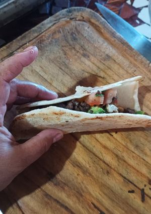 Una foto de Churrascas con porotos negros