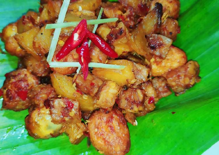 Sambal Goreng Telur Puyuh dengan Kentang & Tempe Goreng