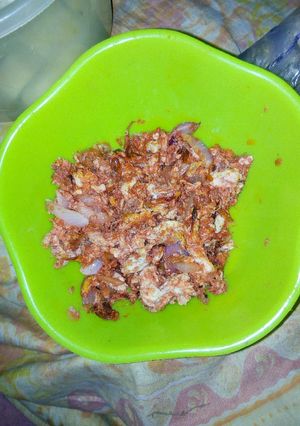 A picture of Tomatoes Eggcray.