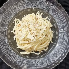A picture of Butter garlic pasta.