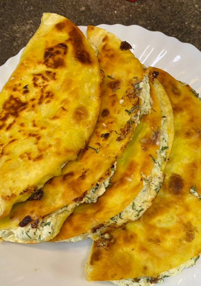 Ліниві чебуреки з сиром та зеленню🌮