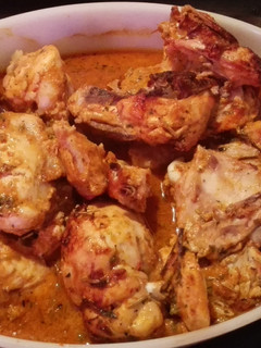 Una foto de Pollo con mojo rojo y mezcla de hierbas!!