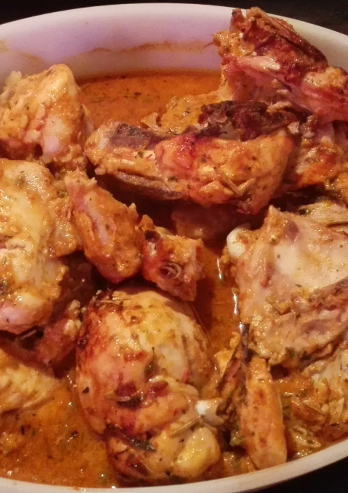 Una foto de Pollo con mojo rojo y mezcla de hierbas!!