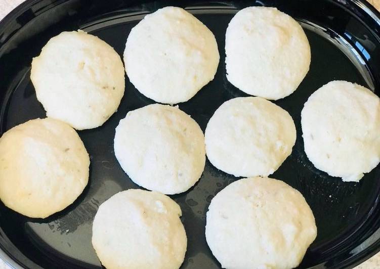 How to Prepare Homemade Farahar idli