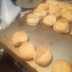 Parker house rolls A picture of Parker house rolls.