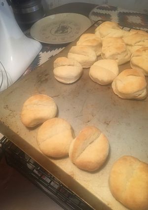 A picture of Parker house rolls.