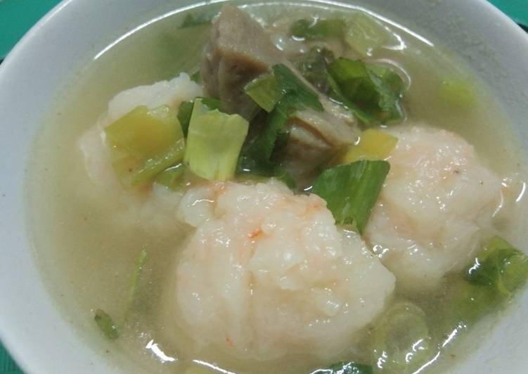 Resep: saat makan malamSup bola udang &amp; bakso daging
