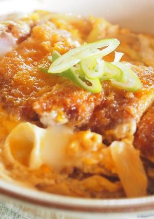 Una foto de Katsudon (カツ丼)/ Comida japonesa【Receta】