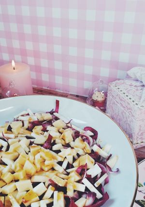 Une photo de SALADE CARMINE, CÉLERI RAVE, POMME ET COMTE